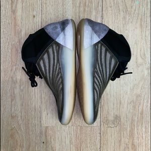 adidas Yeezy Quantium “Barium”